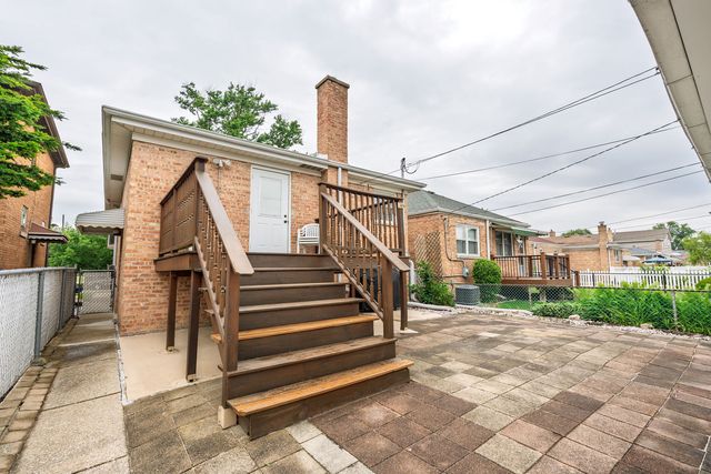 2359 Burr Oak Avenue, North Riverside, IL 60546