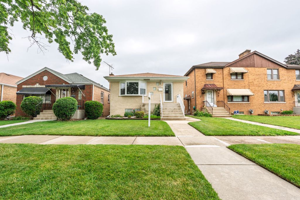 2359 Burr Oak Avenue, North Riverside, IL 60546