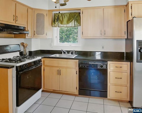 95 Rollinson Street, West Orange, NJ 07052