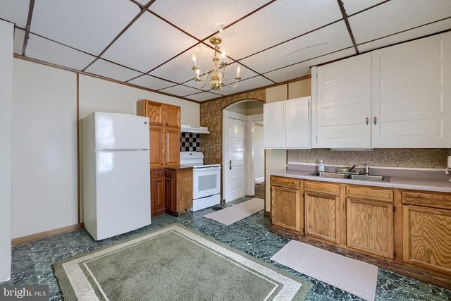 249 S WALNUT ST, Dallastown, PA 17313