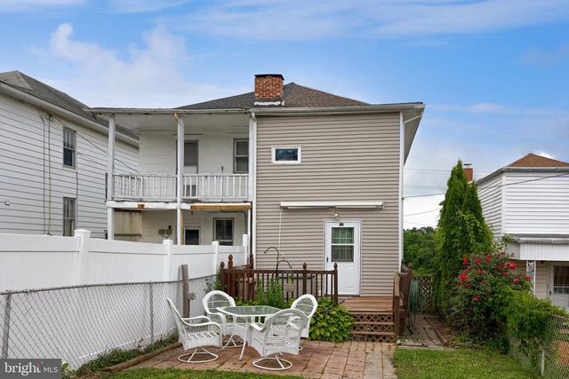 249 S WALNUT ST, Dallastown, PA 17313