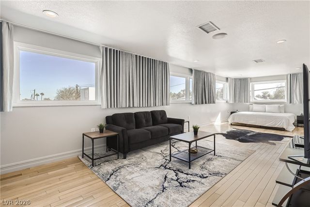 2890 Belcastro Street, Las Vegas, NV 89117