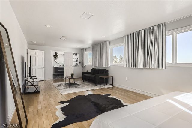 2890 Belcastro Street, Las Vegas, NV 89117