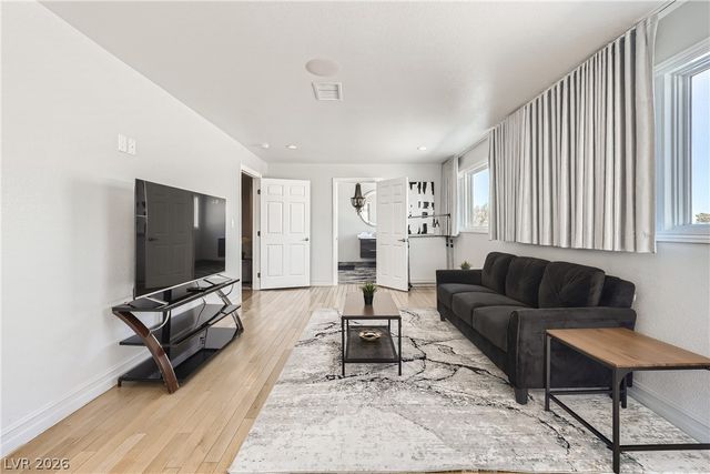 2890 Belcastro Street, Las Vegas, NV 89117