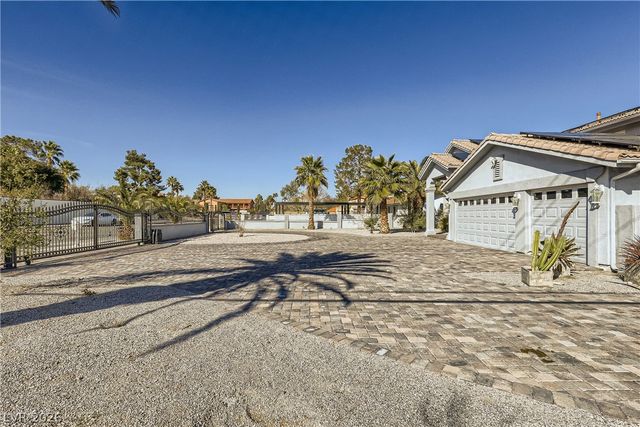 2890 Belcastro Street, Las Vegas, NV 89117