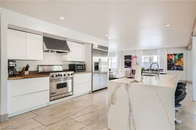 2890 Belcastro Street, Las Vegas, NV 89117