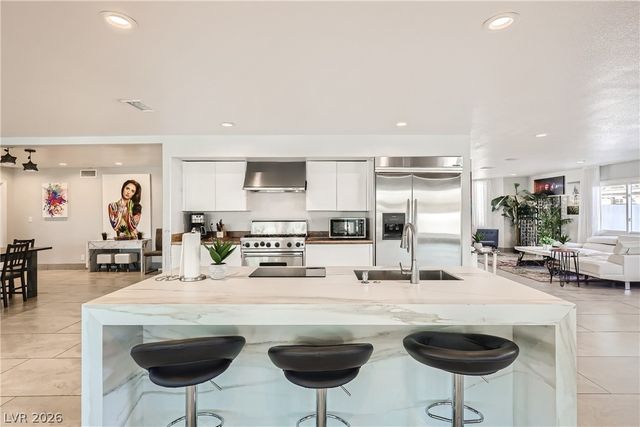 2890 Belcastro Street, Las Vegas, NV 89117