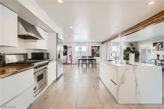 2890 Belcastro Street, Las Vegas, NV 89117
