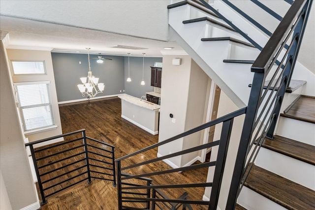 1113 W 18th Street B, Houston, TX 77008