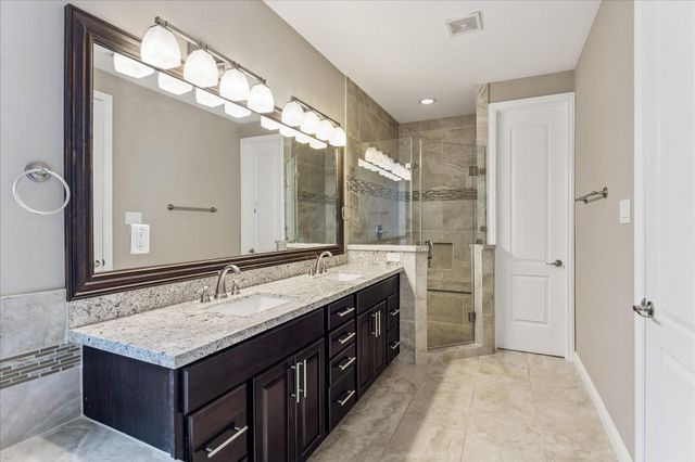 1113 W 18th Street B, Houston, TX 77008