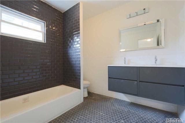 104-33 88th Avenue, Richmond Hill, NY 11418