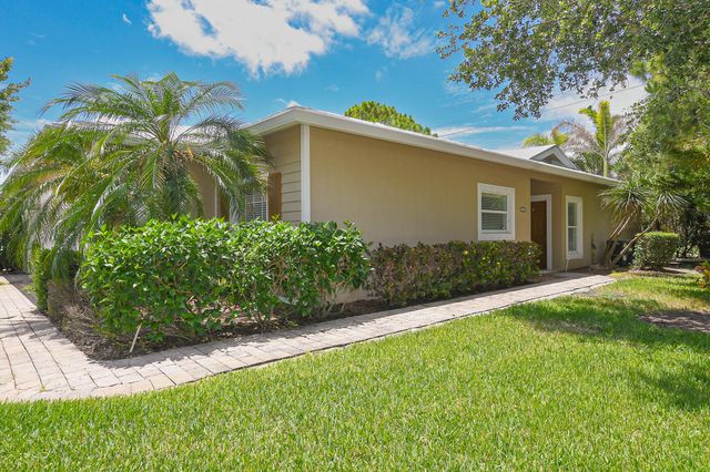 649 NE Bent Paddle Lane, Port St. Lucie, Port St Lucie, FL 34983