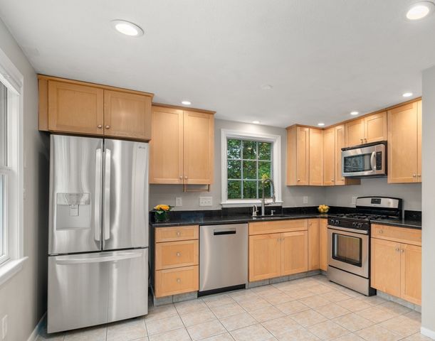 165 Lockland Ave, Framingham, MA 01701