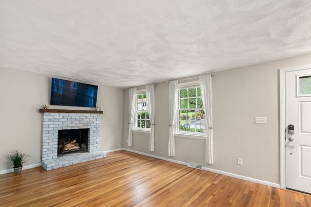 165 Lockland Ave, Framingham, MA 01701