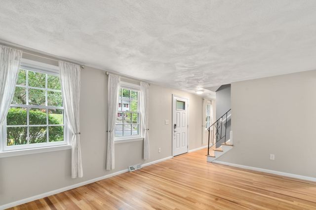 165 Lockland Ave, Framingham, MA 01701