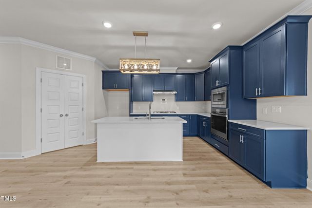 1600 Gathering Park Circle 304, Cary, NC 27519