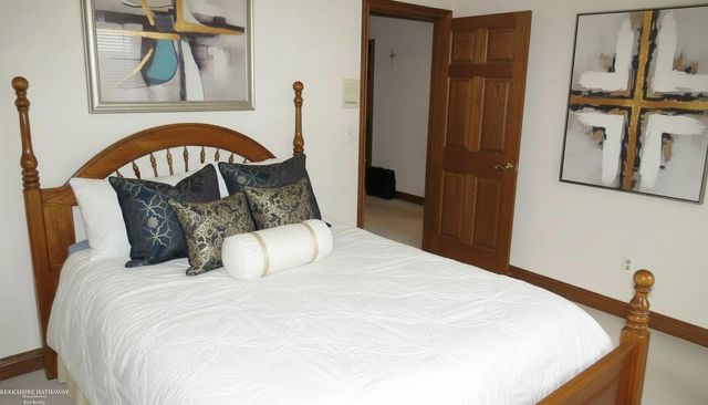 5500 Crystal Creek Lane, Washington Twp, MI 48094