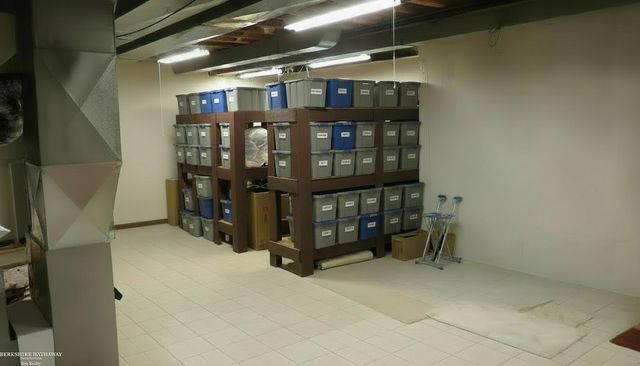 5500 Crystal Creek Lane, Washington Twp, MI 48094