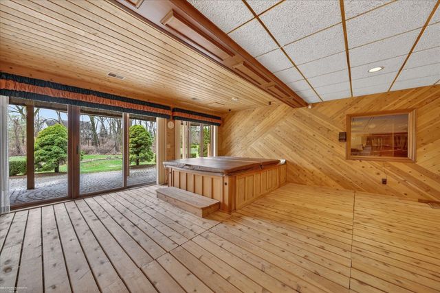 5500 Crystal Creek Lane, Washington Twp, MI 48094
