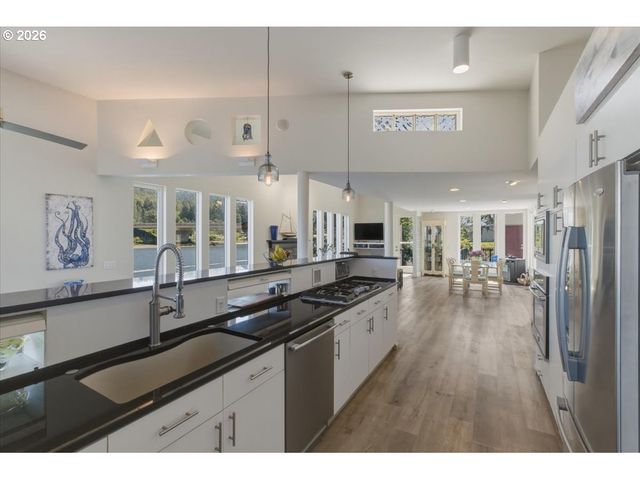 9180 KEYS Pl, Gleneden Beach, OR 97388