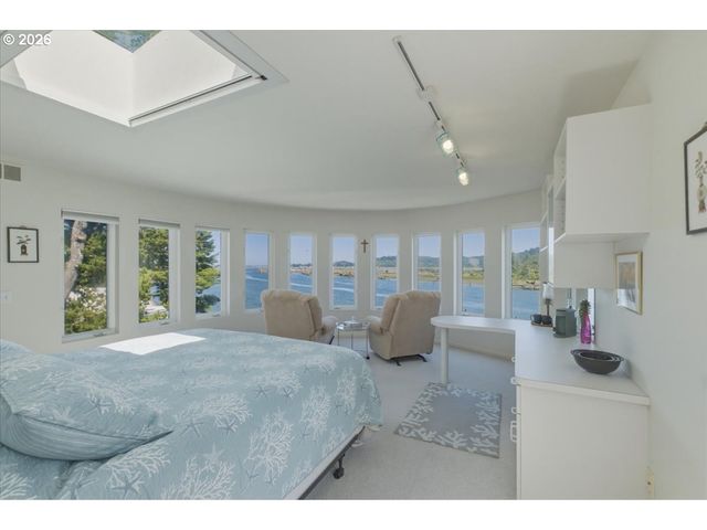 9180 KEYS Pl, Gleneden Beach, OR 97388
