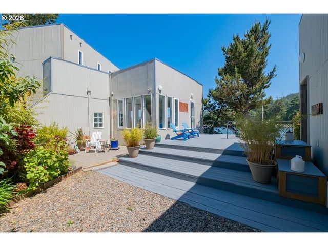 9180 KEYS Pl, Gleneden Beach, OR 97388