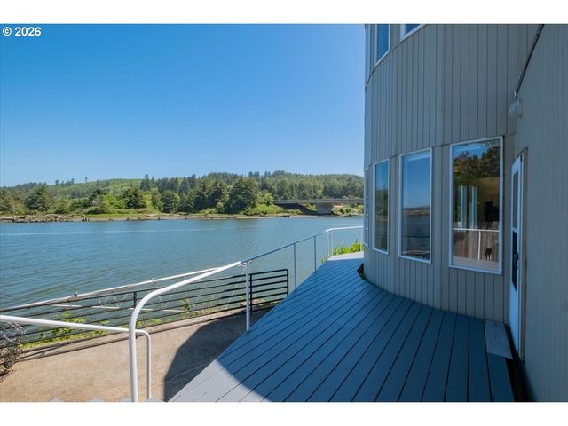 9180 KEYS Pl, Gleneden Beach, OR 97388