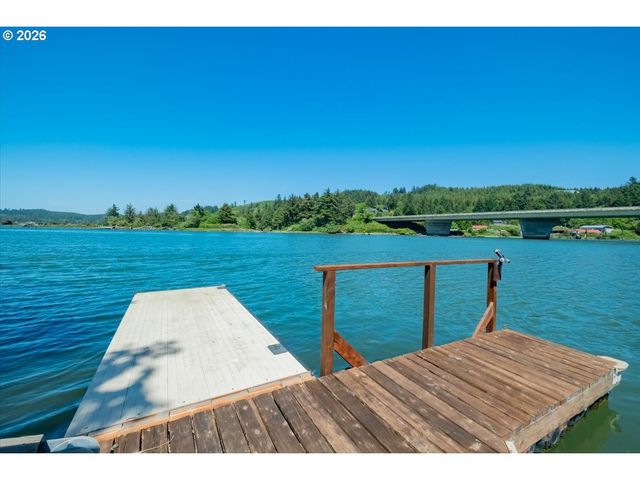 9180 KEYS Pl, Gleneden Beach, OR 97388