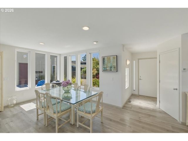 9180 KEYS Pl, Gleneden Beach, OR 97388