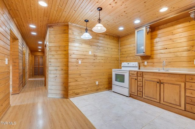4303 Highway 11w, Blountville, TN 37617