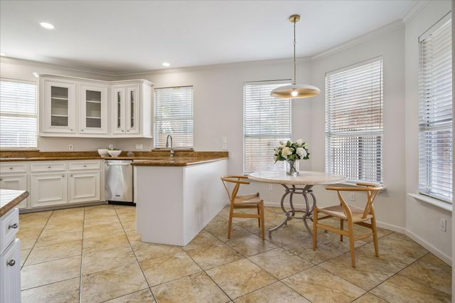 4800 Holly Street, Bellaire, TX 77401