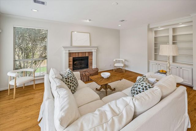 4800 Holly Street, Bellaire, TX 77401