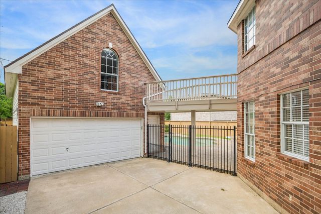 4800 Holly Street, Bellaire, TX 77401