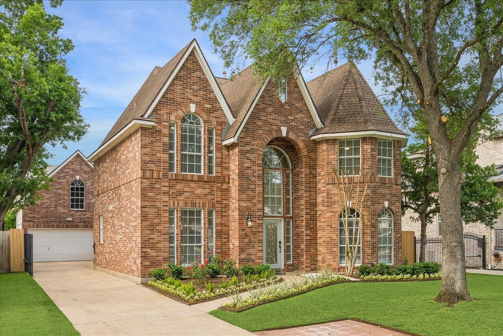 4800 Holly Street, Bellaire, TX 77401