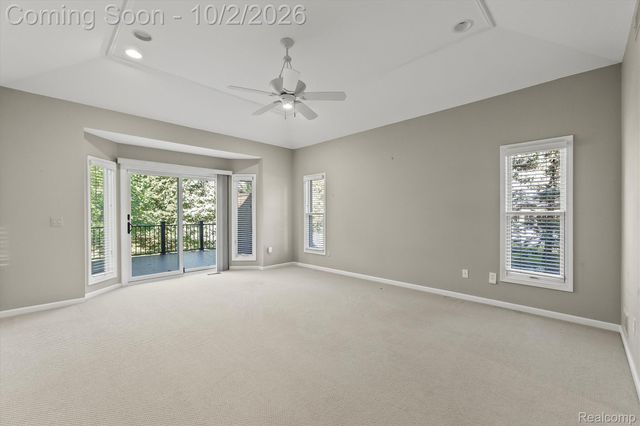 4654 Woodland Hills Drive, Oakland Charter Township, MI 48306