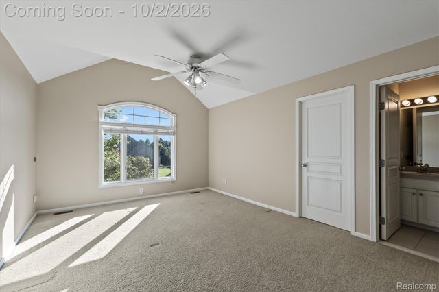 4654 Woodland Hills Drive, Oakland Charter Township, MI 48306