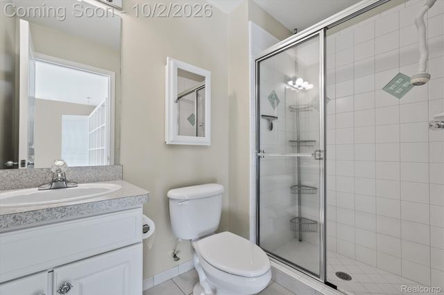 4654 Woodland Hills Drive, Oakland Charter Township, MI 48306