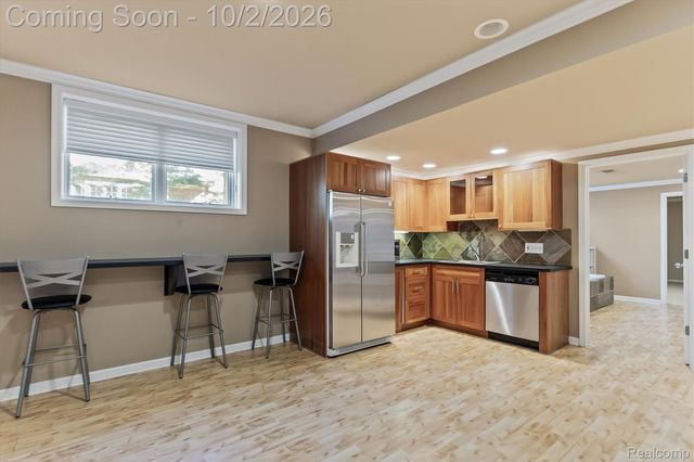 4654 Woodland Hills Drive, Oakland Charter Township, MI 48306