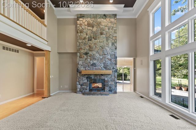 4654 Woodland Hills Drive, Oakland Charter Township, MI 48306
