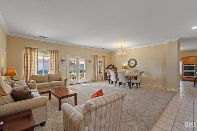 11415 Mercatello Avenue, Bakersfield, CA 93312