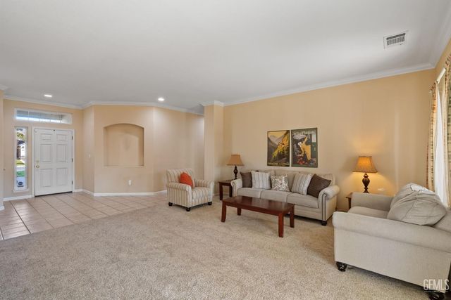 11415 Mercatello Avenue, Bakersfield, CA 93312