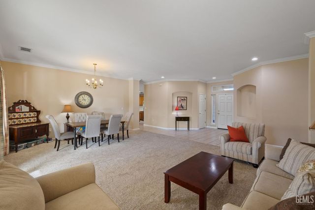 11415 Mercatello Avenue, Bakersfield, CA 93312