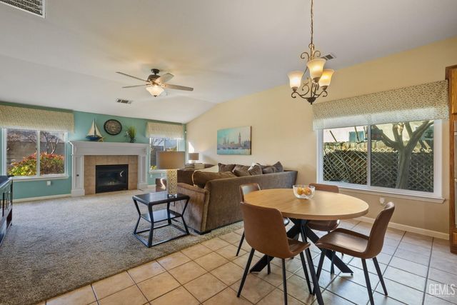 11415 Mercatello Avenue, Bakersfield, CA 93312