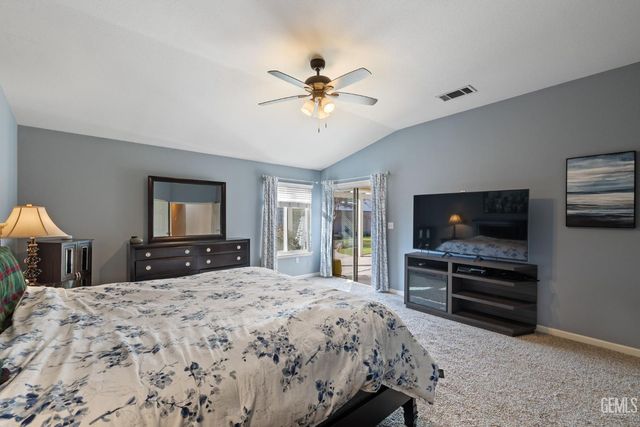 11415 Mercatello Avenue, Bakersfield, CA 93312