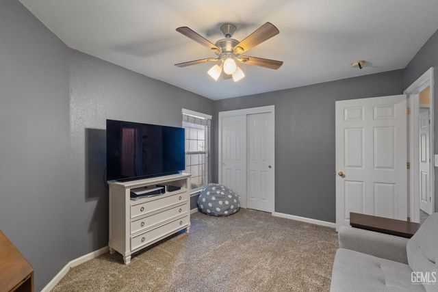 11415 Mercatello Avenue, Bakersfield, CA 93312