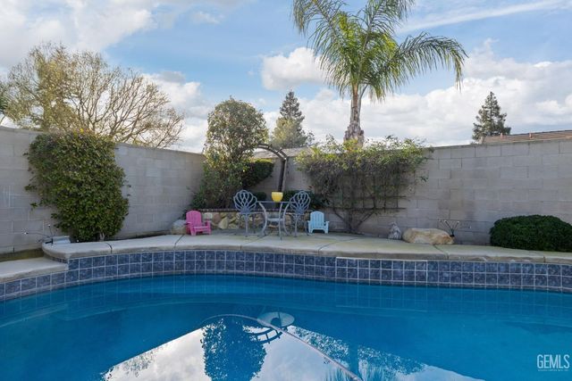 11415 Mercatello Avenue, Bakersfield, CA 93312