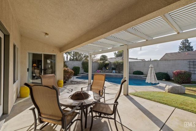 11415 Mercatello Avenue, Bakersfield, CA 93312