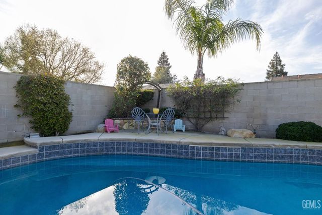 11415 Mercatello Avenue, Bakersfield, CA 93312