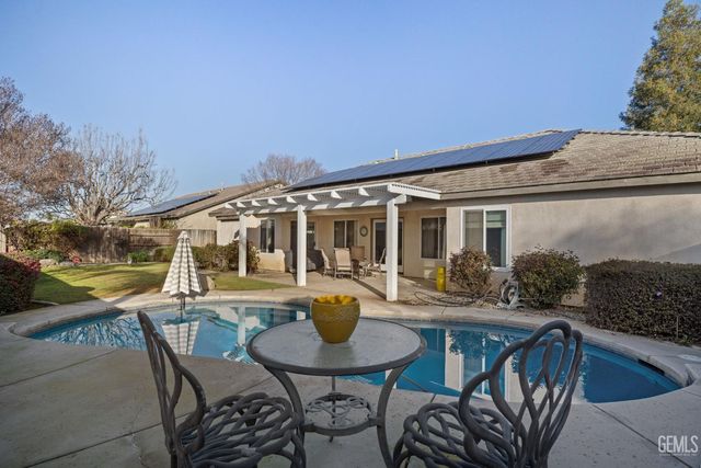 11415 Mercatello Avenue, Bakersfield, CA 93312