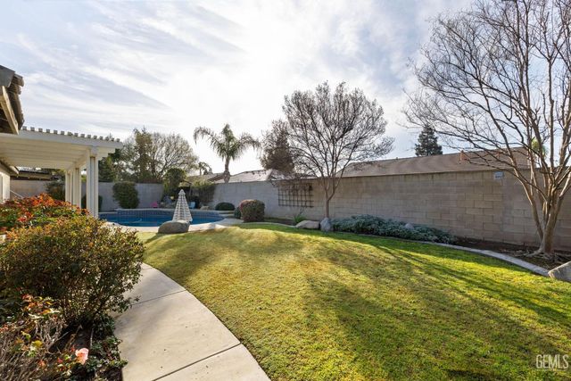 11415 Mercatello Avenue, Bakersfield, CA 93312